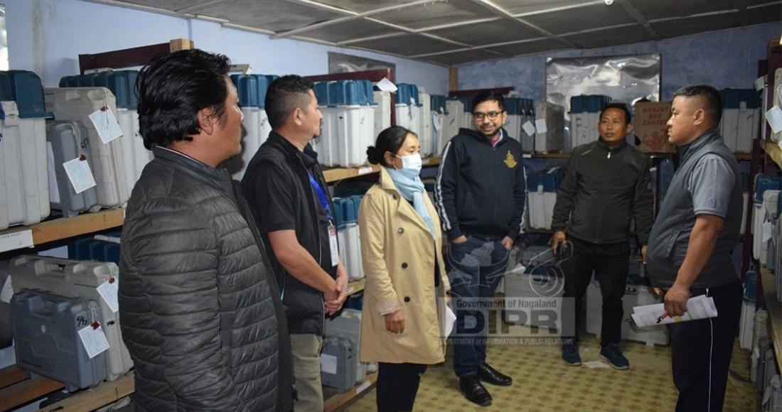 DC & DEO PEREN, VINEET KUMAR ALONG WITH OFFICIALS INSPECTING THE STRONG ROOMS BEFORE SEALING, ON 20TH APRIL 2024
