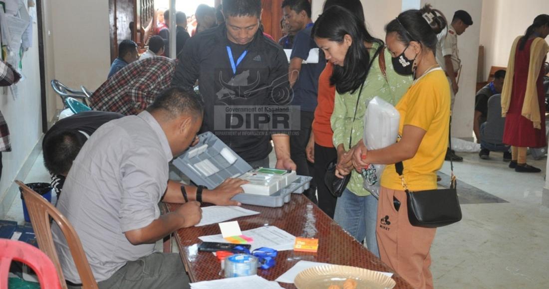 DISTRIBUTION OF EVMS TO POLLING PERSONNEL AT MOKOKCHUNG